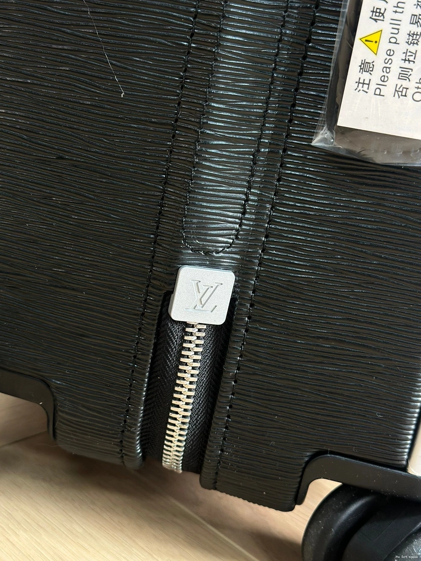 CUSTOM HORIZON MONOGRAM CABIN 37L SUITCASE 55 EMBOSSED 0821